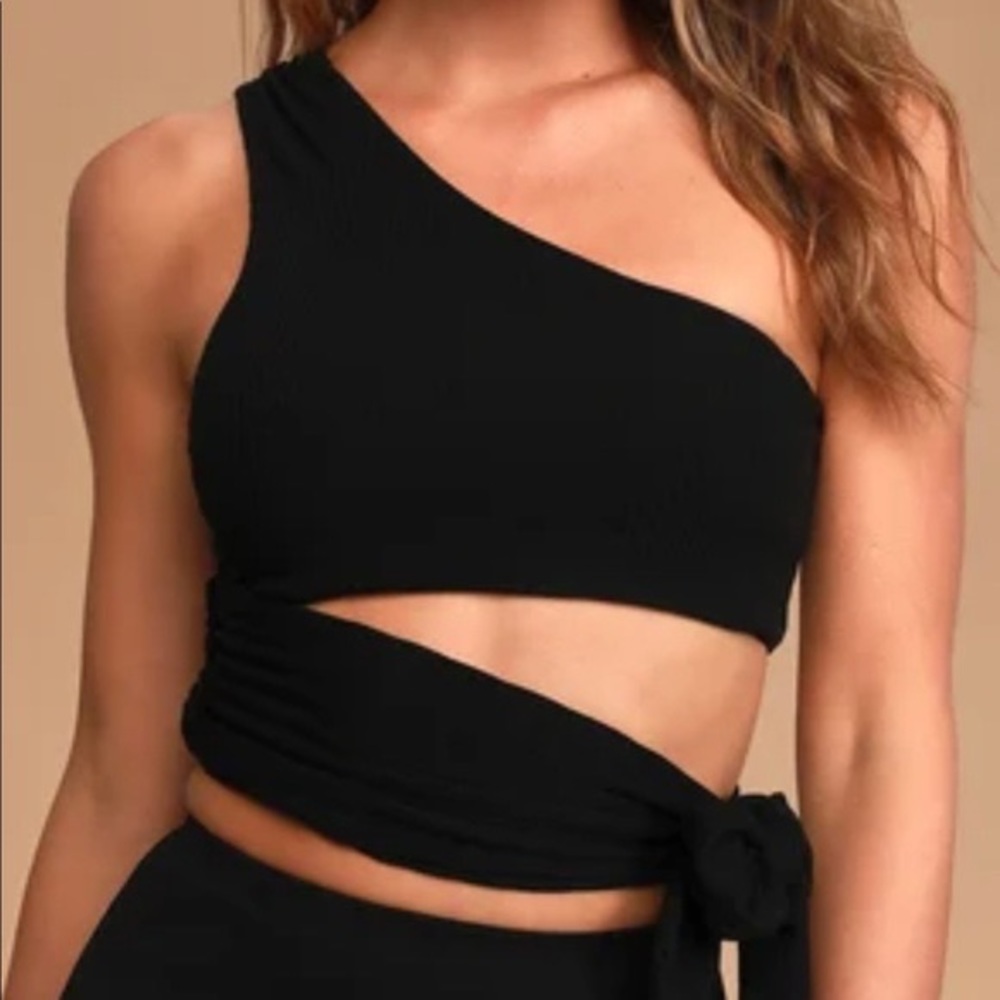 Black Tied Top